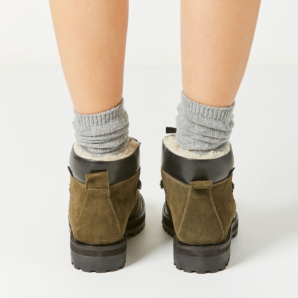 UO WOMAN'S BAILEY HIKER BOOT - Picture 3 of 6